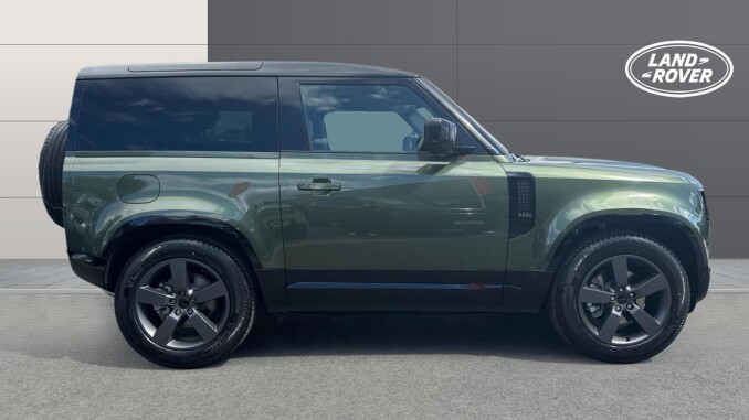 Land Rover Defender 3.0 D250 X-Dynamic HSE 90 3dr Auto Diesel Estate - Image 5